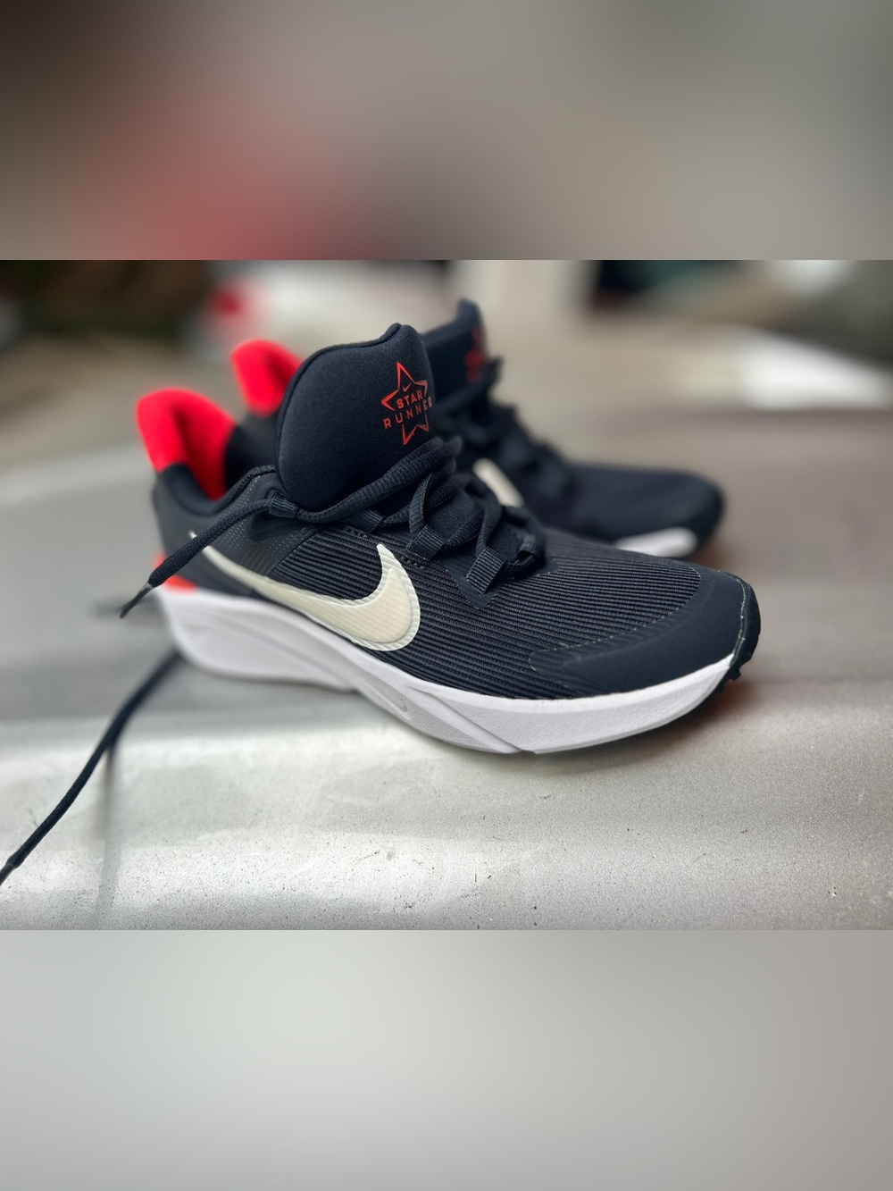 Nike Star Runner Sneakers (Women's US 6 / Youth 4.5Y) like new